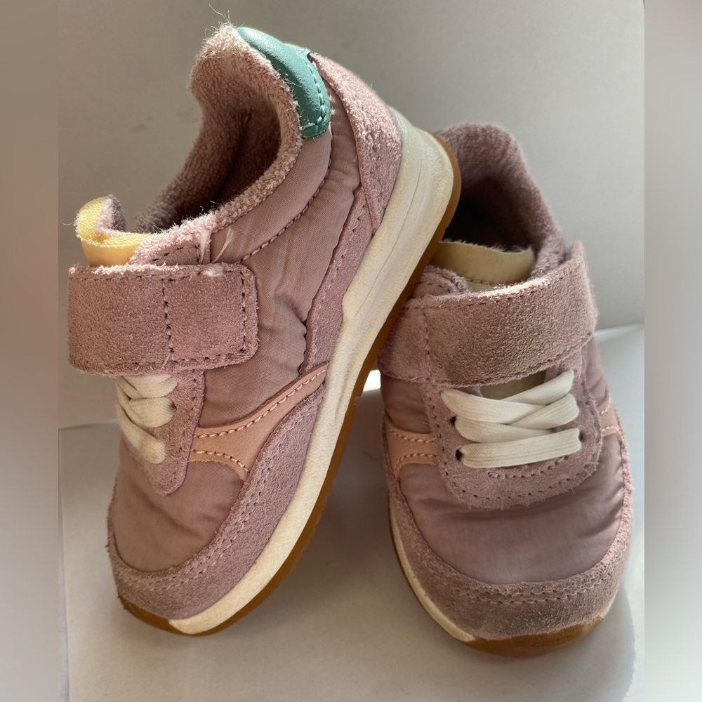 Zara Baby Tennis Shoes size: 4